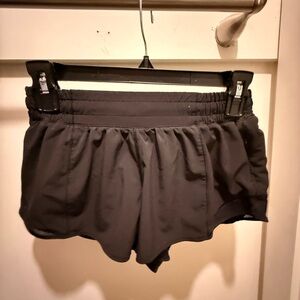 Lululemon Women’s Low Rise Lined Hotty Hot 2.5” Black Shorts